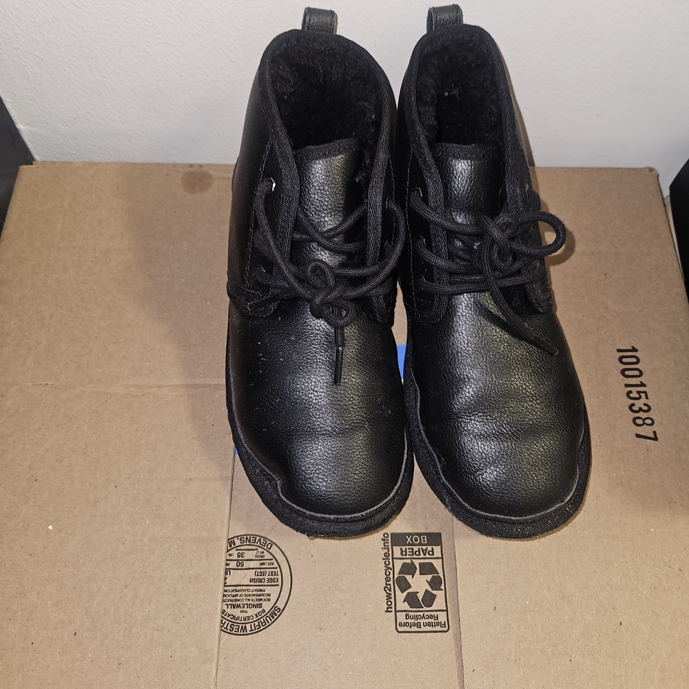 UGG Neumel Boys Black Kids Boots